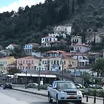 Casa Laryssiou Casa de Férias *