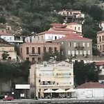 Casa Laryssiou Holiday home *