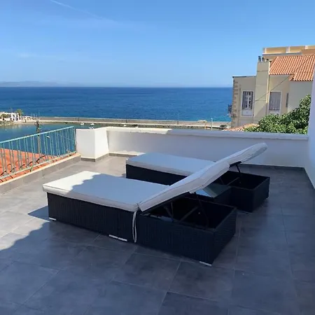 Casa Laryssiou Gythio