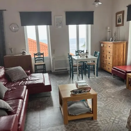 Casa Laryssiou * Gythio