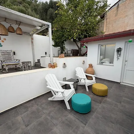 Casa Laryssiou * Γύθειο