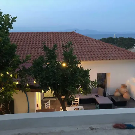 Casa Laryssiou Holiday home *
