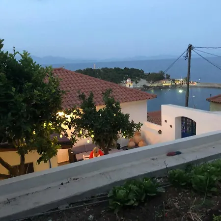 Holiday home Casa Laryssiou *